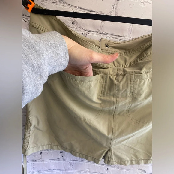 Women’s Cabela’s Khaki Tan Outdoor Anytime Canvas Cargo‎ Hiking Skort Size 16 - Picture 10 of 12